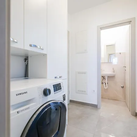 Apartment White Hill